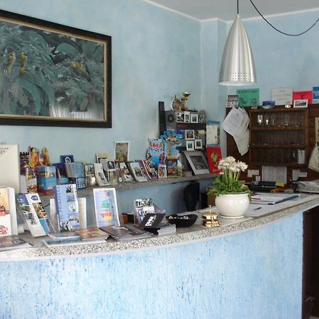 Hotel Primavera Дезенцано-дель-Гарда Экстерьер фото