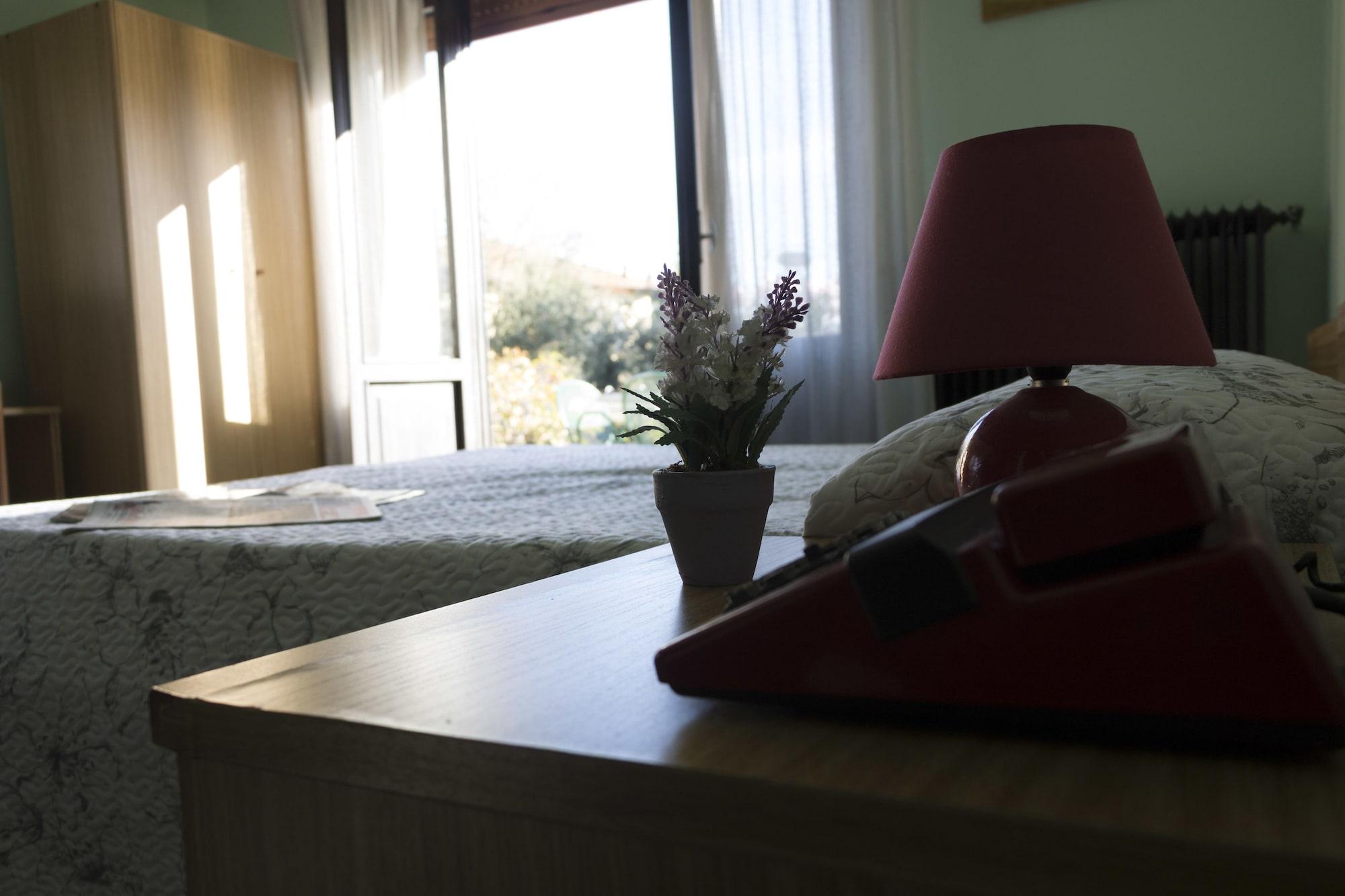 Hotel Primavera Дезенцано-дель-Гарда Экстерьер фото